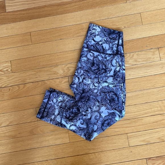 Lululemon wunder under  Crop HR  Size 6 HANB Hanakotoba Starlight Multi - Picture 3 of 9